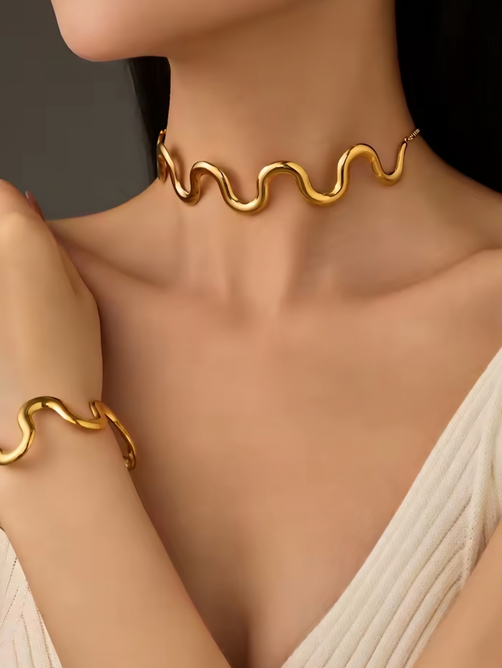 Gold Geometric Choker Necklace